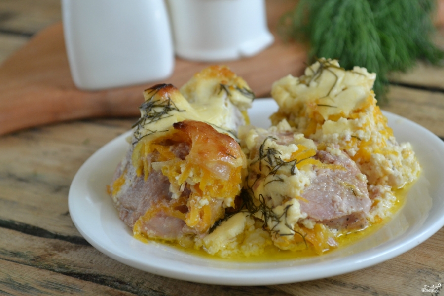 Мясо в духовке со сметаной