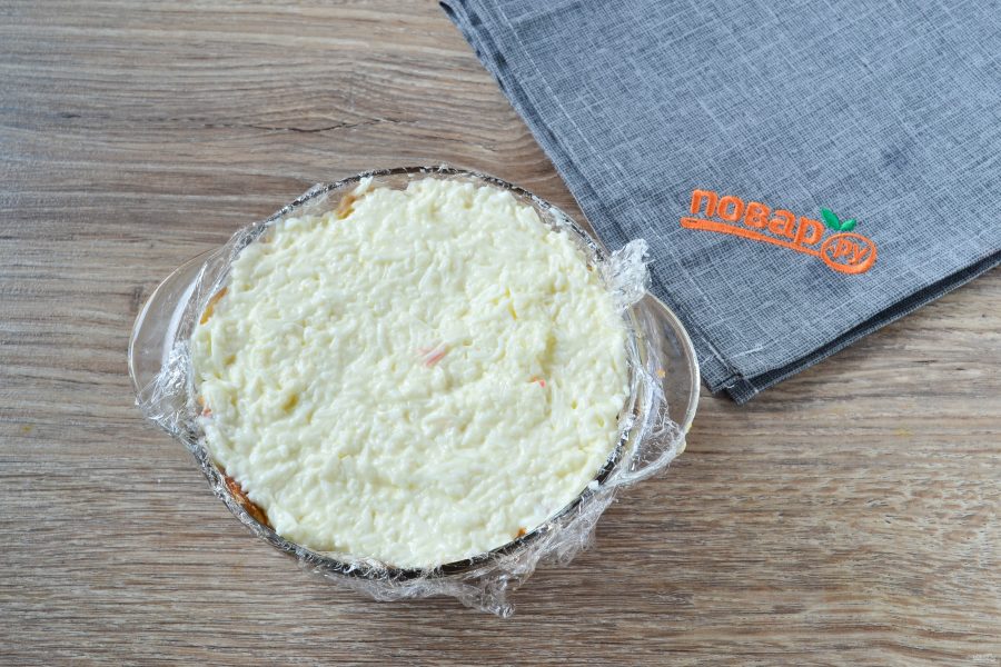 Закусочный торт с крабовой начинкой