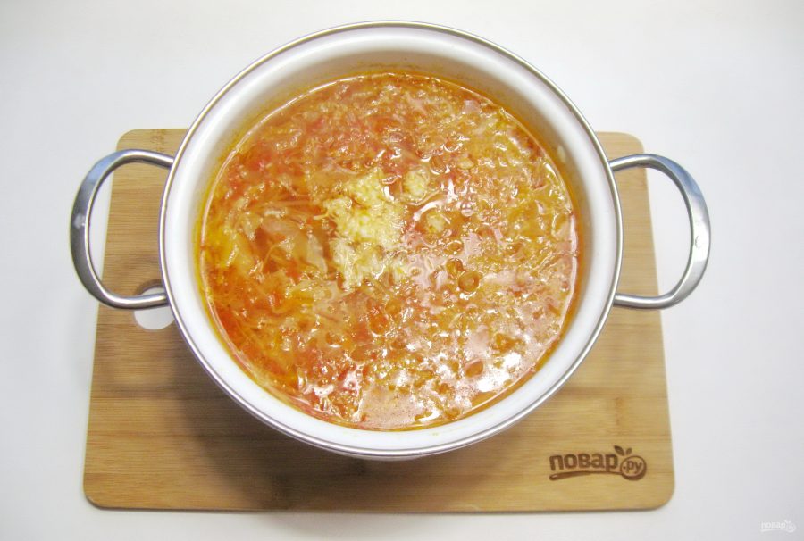 Борщ с курицей и фасолью