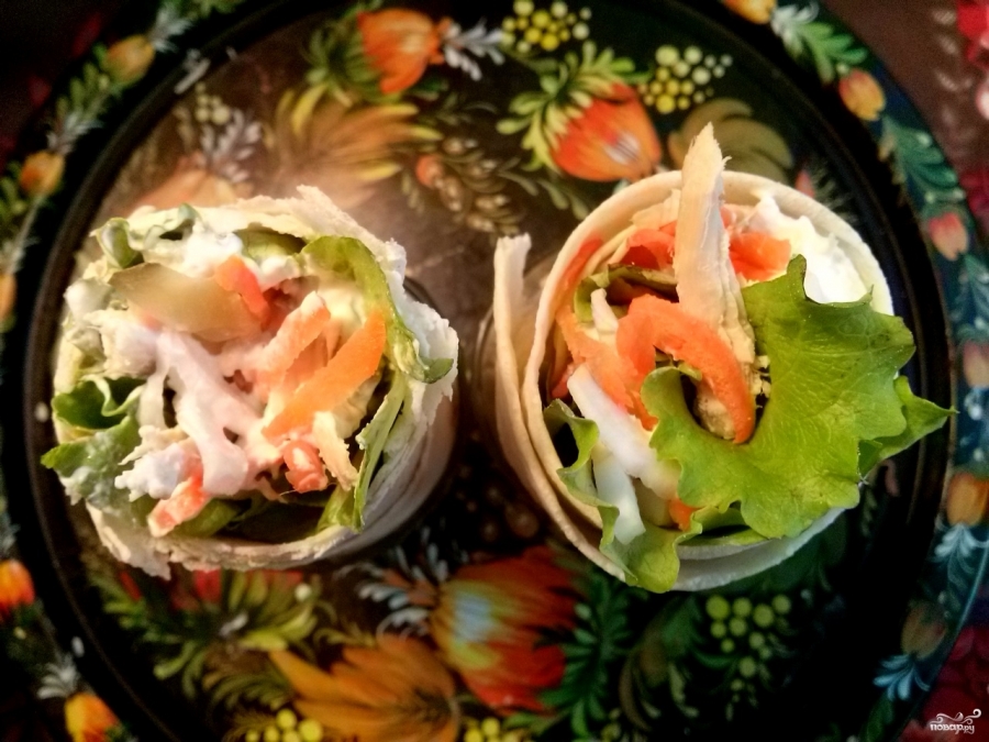 Салат в лаваше с курицей