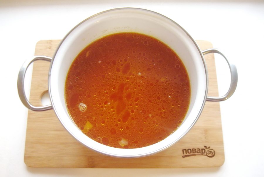 Борщ с курицей и фасолью