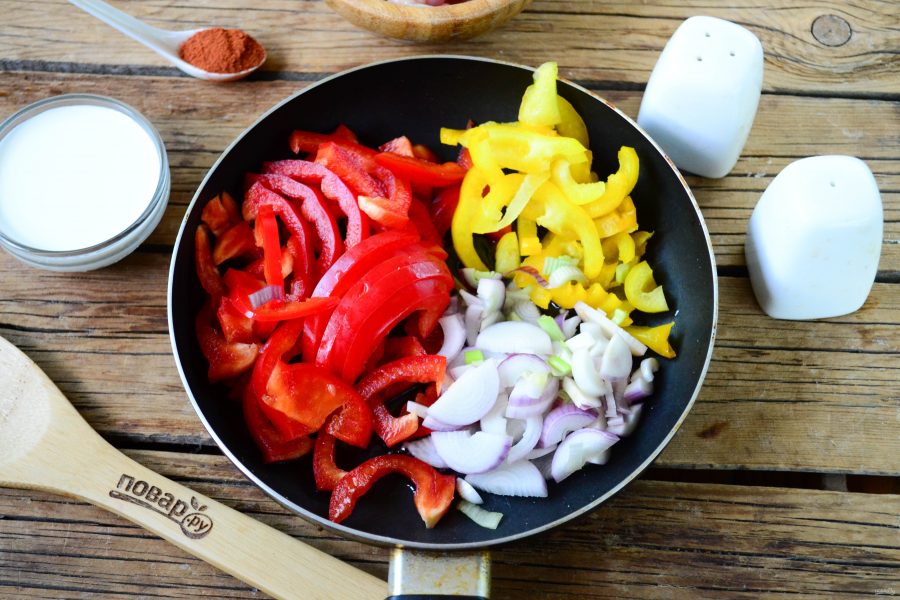 Макароны "Пенне" с курицей по-мексикански