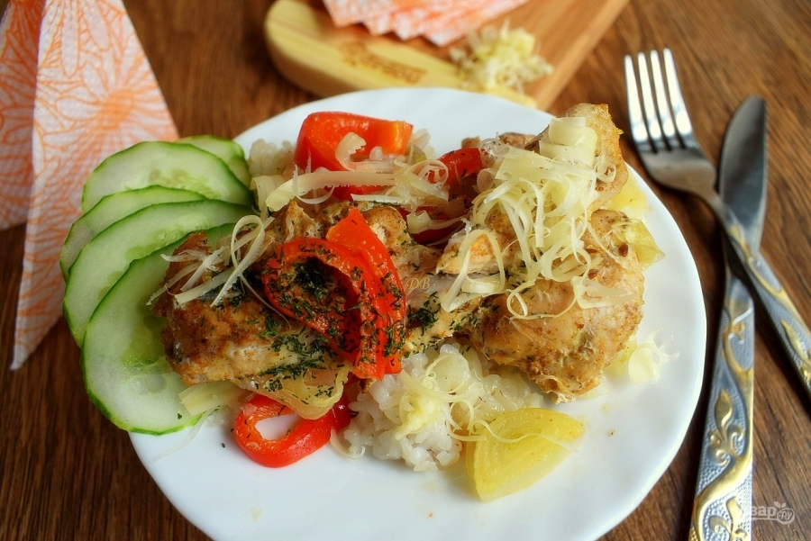 Курица с рисом и овощами в фольге