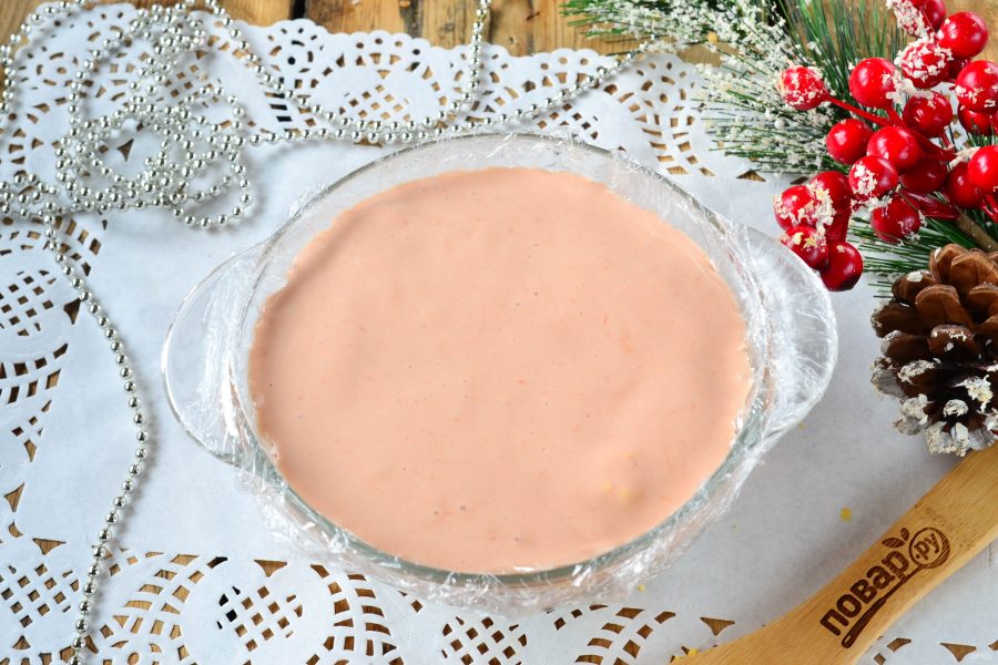 Двухцветное заливное с ветчиной и маринованными огурцами