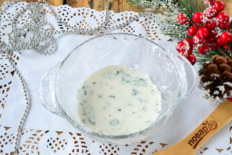 Двухцветное заливное с ветчиной и маринованными огурцами