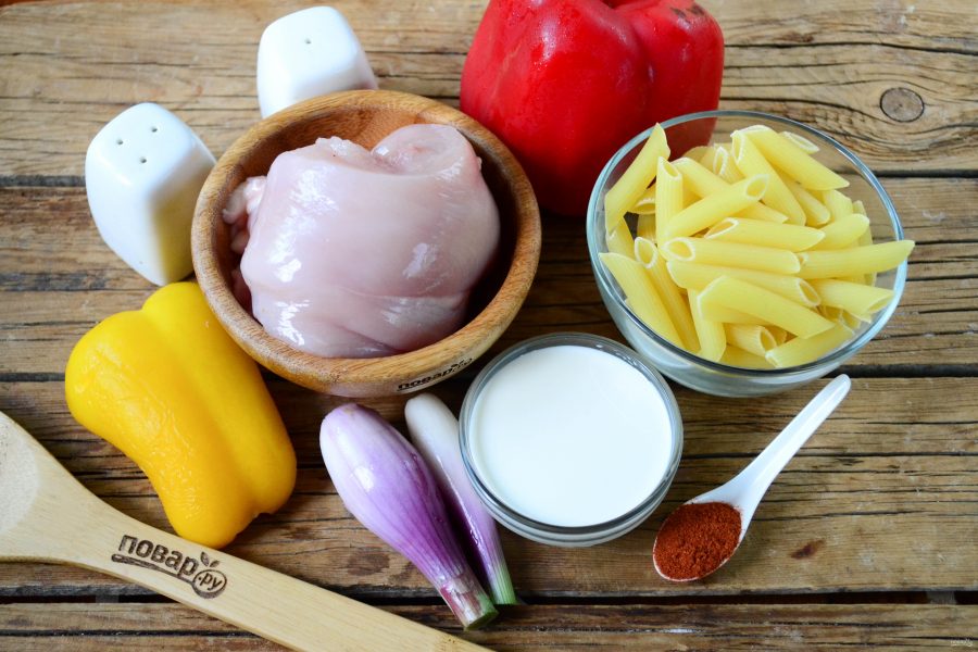 Макароны "Пенне" с курицей по-мексикански
