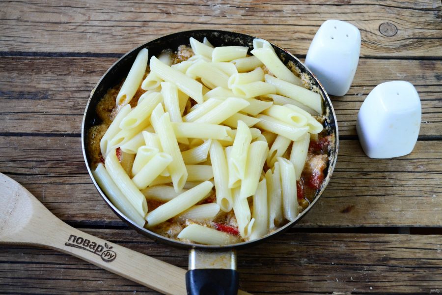 Макароны "Пенне" с курицей по-мексикански
