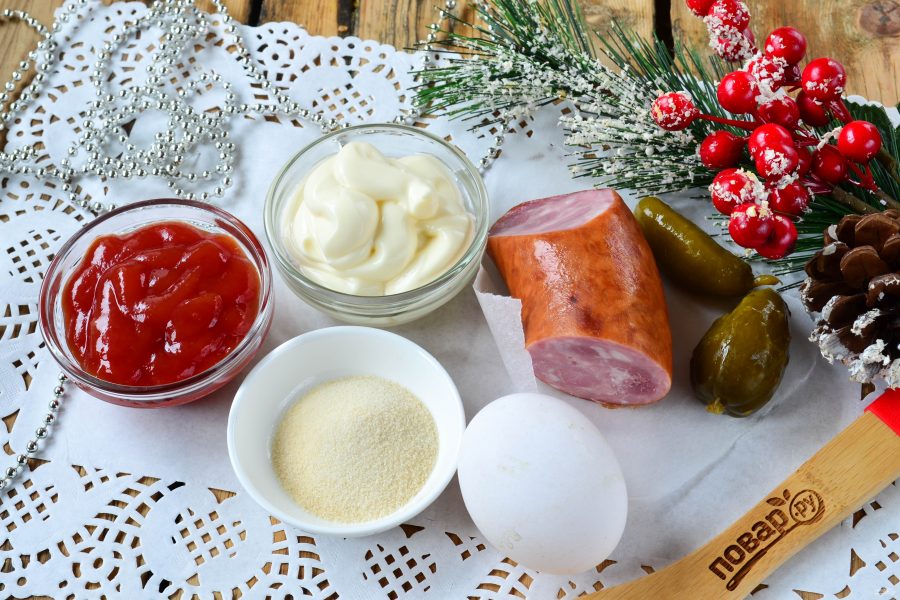 Двухцветное заливное с ветчиной и маринованными огурцами