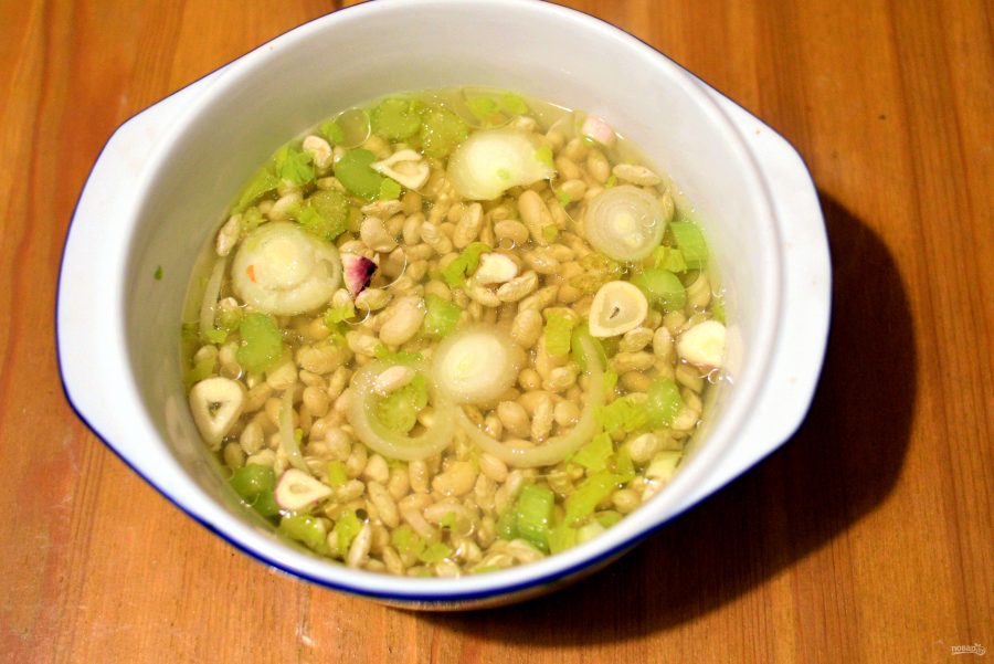 Зимний фасолевый суп с колбасками