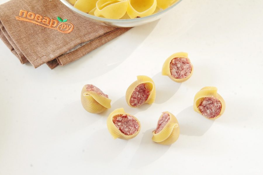 Макароны с мясом под соусом