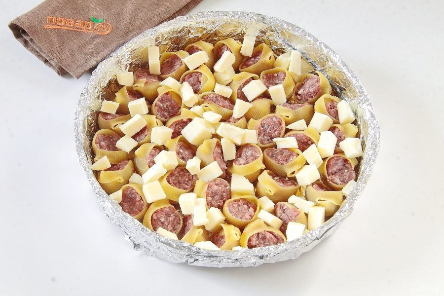 Макароны с мясом под соусом